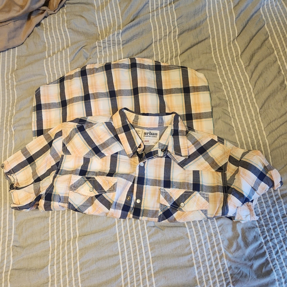 Short sleeve button up